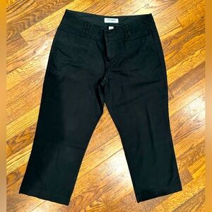 NWOT Women’s Black Old Navy Capri Pants